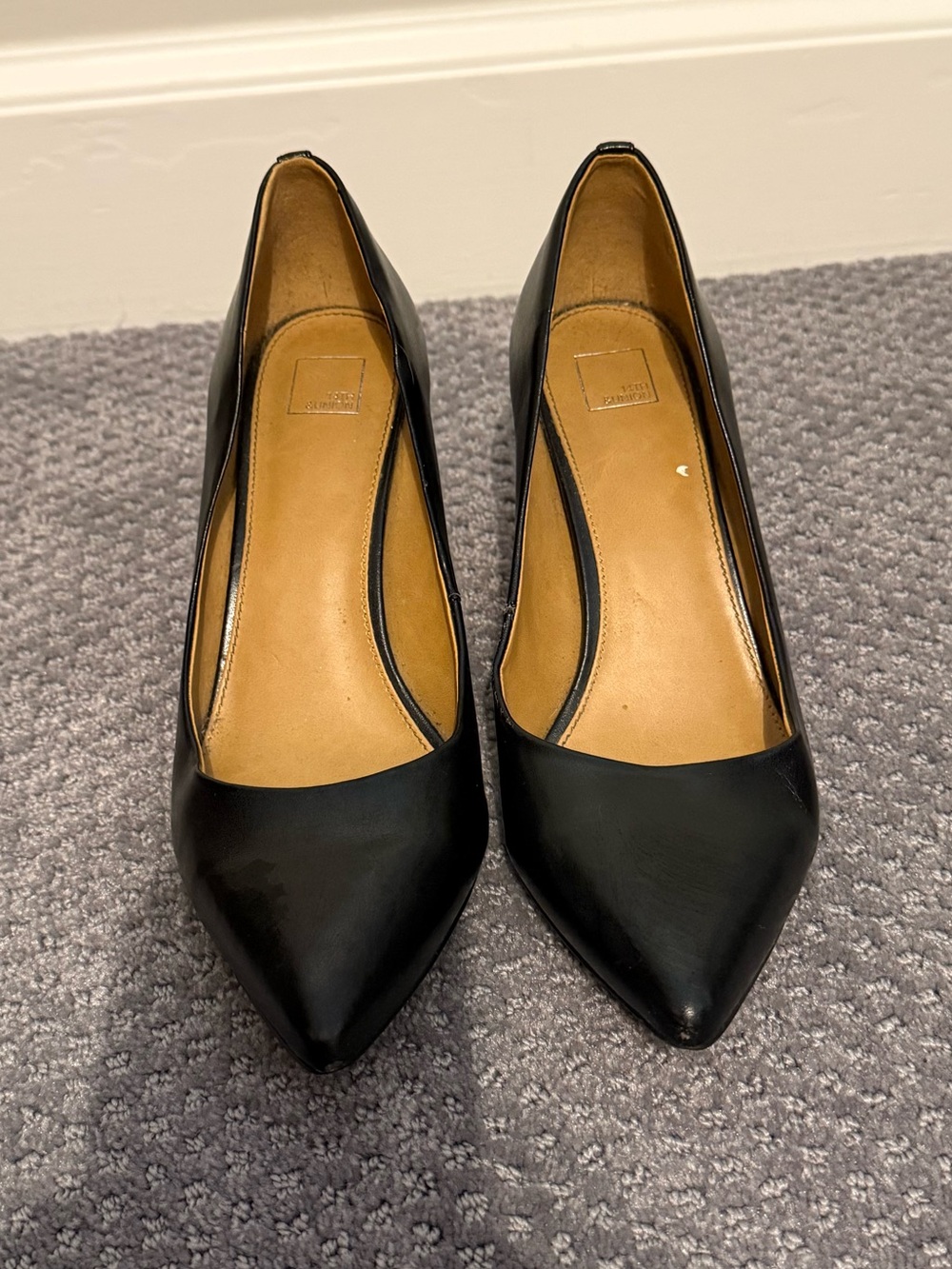 Classic 14th & Union Black Pointed-Toe Women’s Pumps